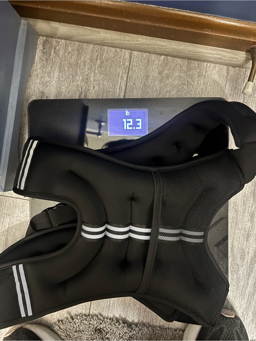 Zelus Black Weighted Vest - Adjustable Fitness Vest 12pounds - Picture 12 of 12